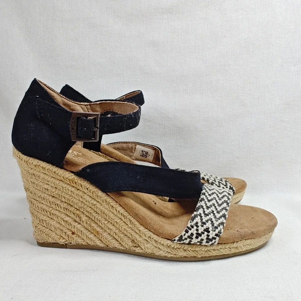 TOMS Womens Rope Clarissa Wedge Shoe  Black White Natural Sandal Espadrilles 5.5